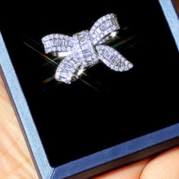 NEW BAGUETTE 925 STERLING SILVER DIAMOND RING, CUTE RING, SHINY RING. - Picture 7 of 8